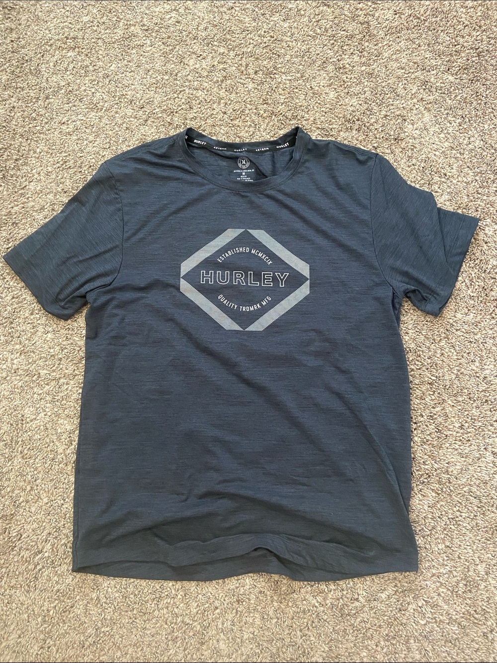☀️ ✏️ Hurley Men's Charcoal Gray Short Sleeve Logo Tee